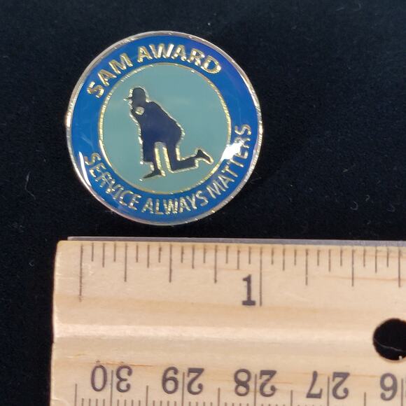 1" Walmart Hat Pin "Sam Award" (2014) - Picture 3 of 3